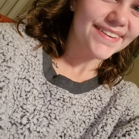 Meet your Posher, Sabrina - Picture 1 of 1